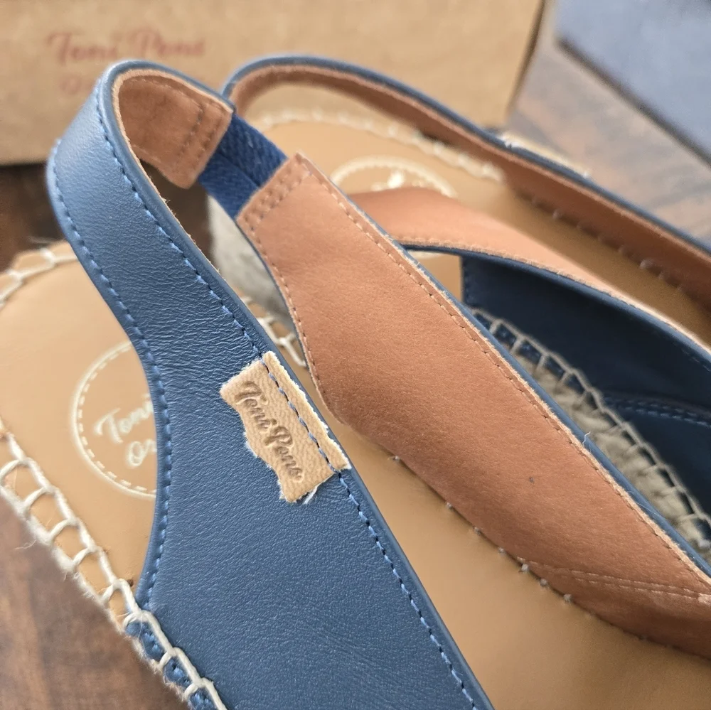 Toni Pons Bernia Women's wedge espadrilles in leather. Color: Ocean. Size US 7.5